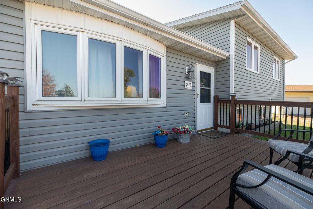 2172 Missouri Drive N, Mandan, ND 58554 photo 3