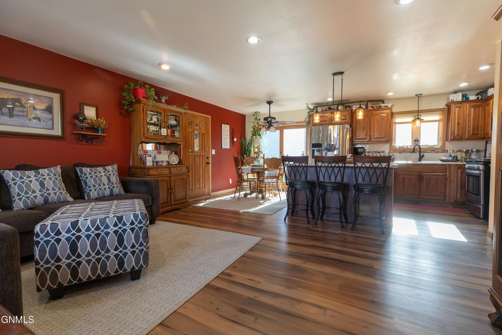2172 Missouri Drive N, Mandan, ND 58554 photo 4