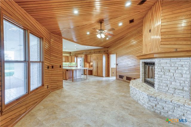 614 County Road 207, Burnet, TX 78611