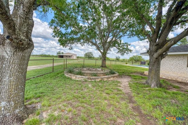 614 County Road 207, Burnet, TX 78611