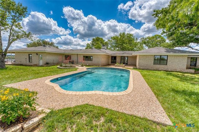 614 County Road 207, Burnet, TX 78611