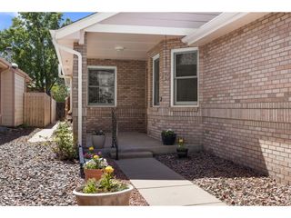 809 Zweck Ct, Longmont, CO 80503