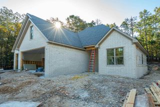2 Baltanas Way, Hot Springs Village, AR 71909