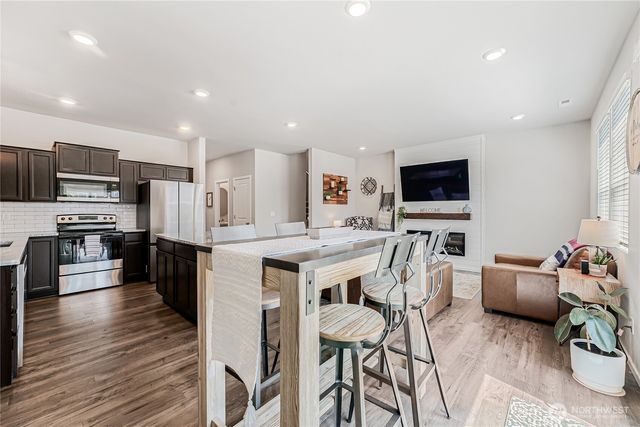 18832 109th Avenue Ct E, Puyallup, WA 98374