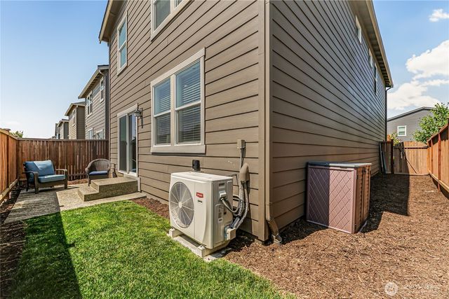 18832 109th Avenue Ct E, Puyallup, WA 98374
