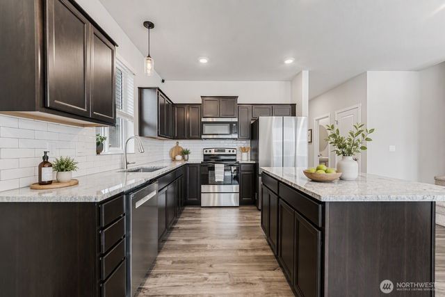 18832 109th Avenue Ct E, Puyallup, WA 98374