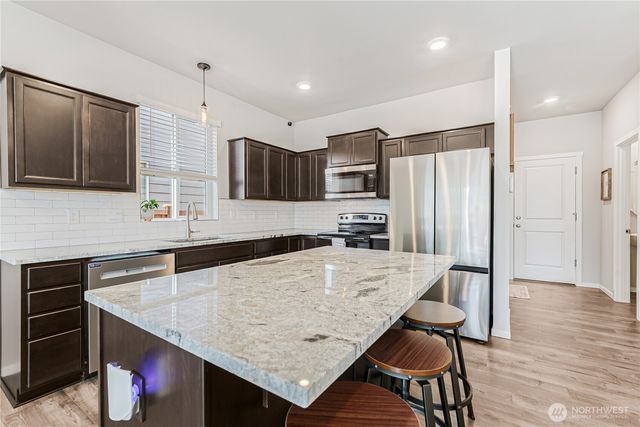 18832 109th Avenue Ct E, Puyallup, WA 98374