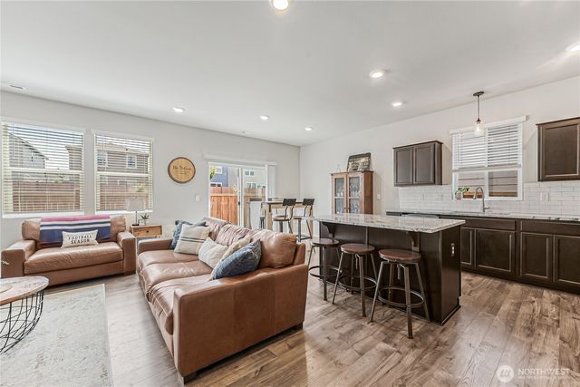 18832 109th Avenue Ct E, Puyallup, WA 98374