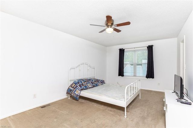 3864 Meadowbrook CT, Virginia Beach, VA 23453