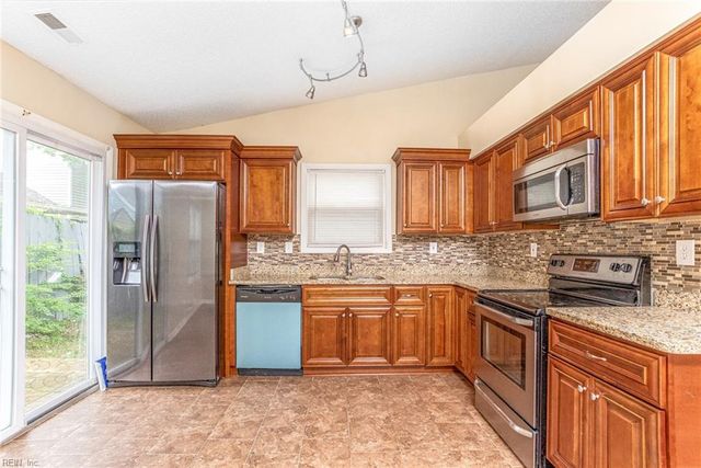 3864 Meadowbrook CT, Virginia Beach, VA 23453