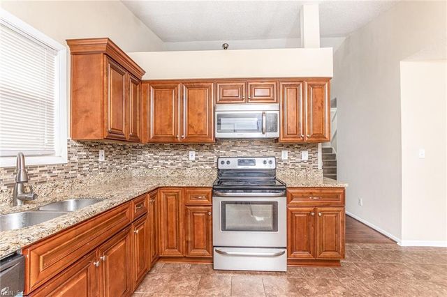3864 Meadowbrook CT, Virginia Beach, VA 23453