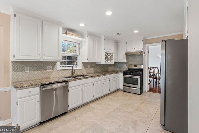 400 Fallen Leaf Lane, Roswell, GA 30075