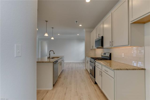 2209 Sanibel LN, Chesapeake, VA 23321