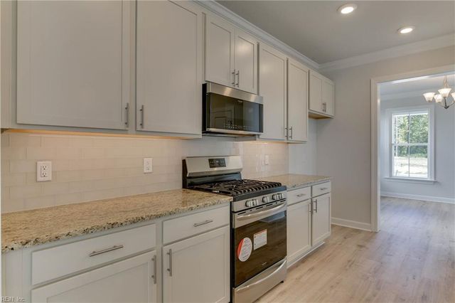 2209 Sanibel LN, Chesapeake, VA 23321