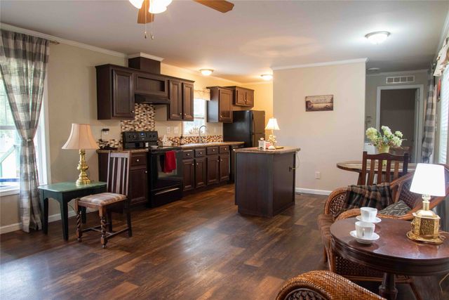 212 E Willow Lane, Murchison, TX 75778