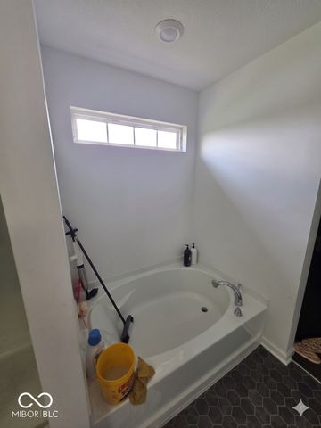 889 Declaration Drive, Pittsboro, IN 46167