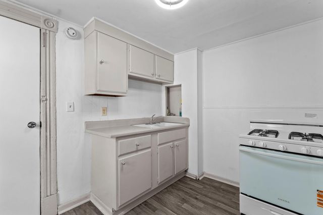 1827-1829 Saint Anthony Avenue, Saint Paul, MN 55104