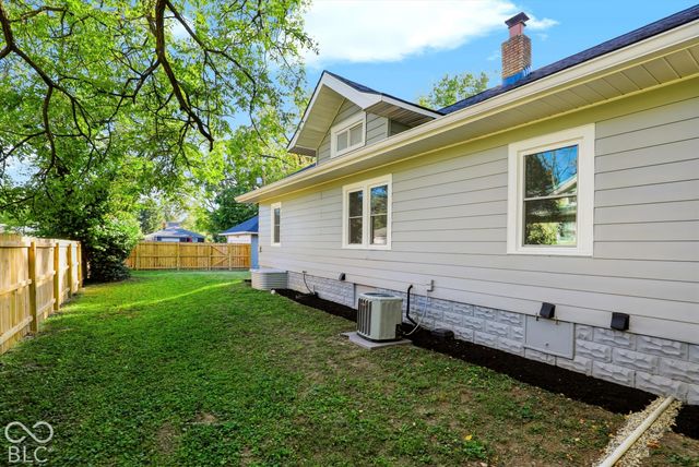 1415 E Castle Avenue, Indianapolis, IN 46227