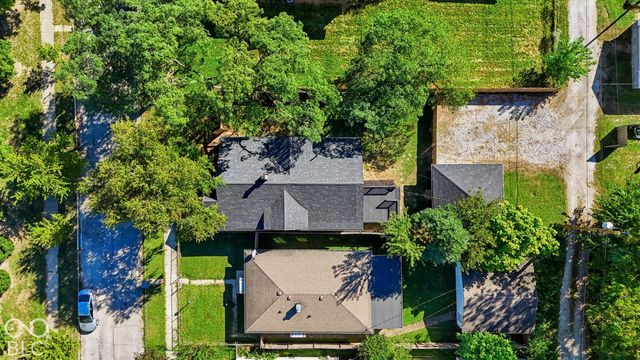 1415 E Castle Avenue, Indianapolis, IN 46227