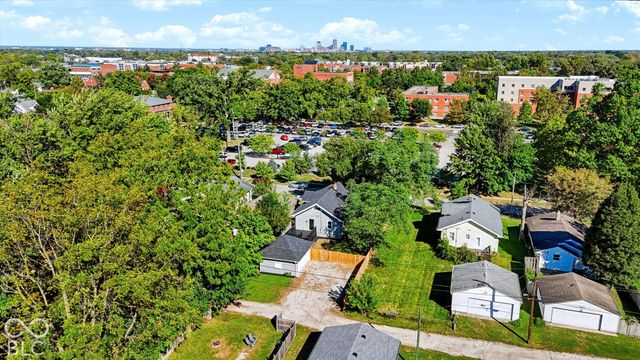 1415 E Castle Avenue, Indianapolis, IN 46227