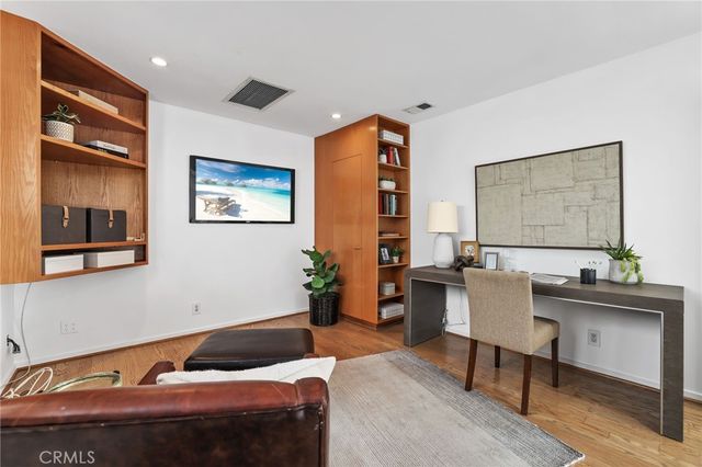 64 59th Place, Long Beach, CA 90803