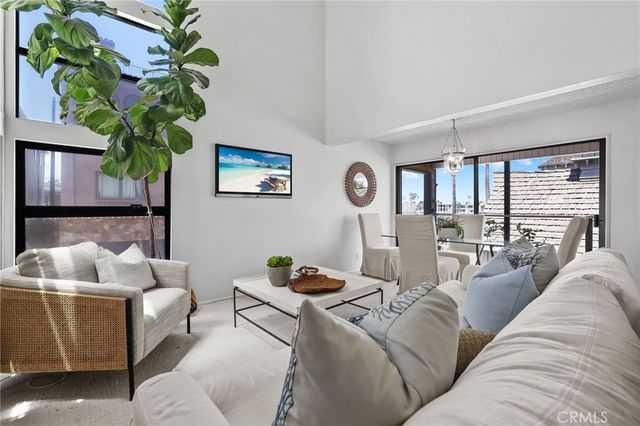 64 59th Place, Long Beach, CA 90803