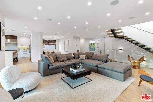 731 N Curson Avenue, Los Angeles, CA 90046