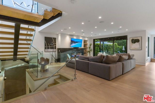 731 N Curson Avenue, Los Angeles, CA 90046