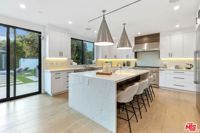 731 N Curson Avenue, Los Angeles, CA 90046