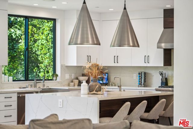 731 N Curson Avenue, Los Angeles, CA 90046