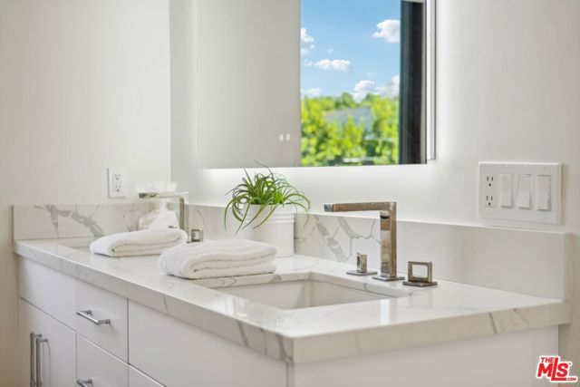 731 N Curson Avenue, Los Angeles, CA 90046