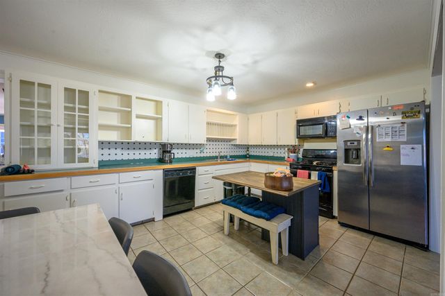 1775 Sun Valley Drive, Batesville, AR 72501