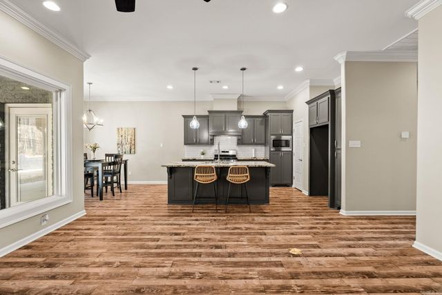 1804 Maple Ridge, Benton, AR 72019