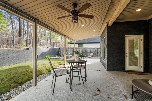 1804 Maple Ridge, Benton, AR 72019