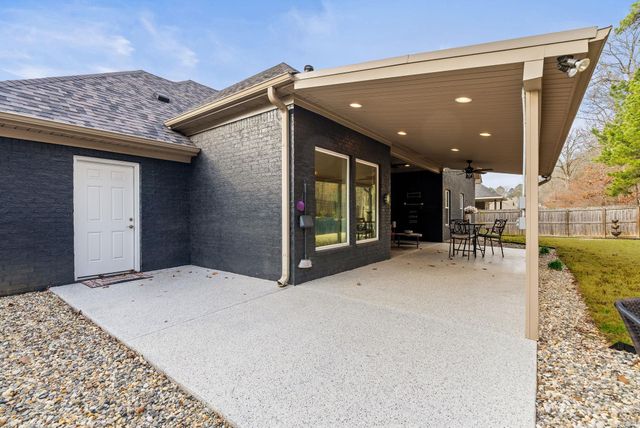 1804 Maple Ridge, Benton, AR 72019