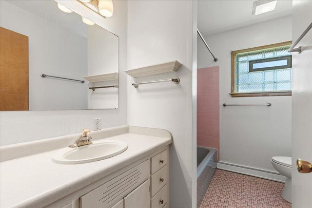 W174N9787 Wendy LANE, Germantown, WI 53022