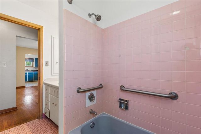 W174N9787 Wendy LANE, Germantown, WI 53022