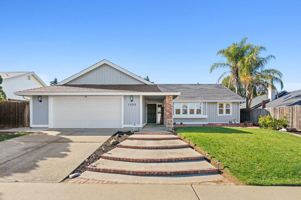 1333 Stonebridge Way, Roseville, CA 95661