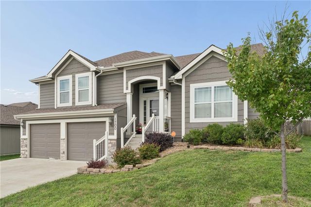 1700 Chestnut Street, Kearney, MO 64060