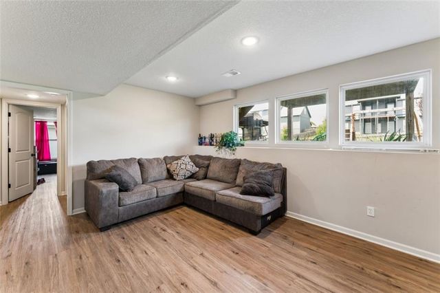 1700 Chestnut Street, Kearney, MO 64060