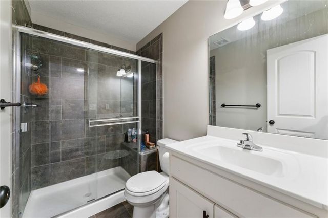 1700 Chestnut Street, Kearney, MO 64060