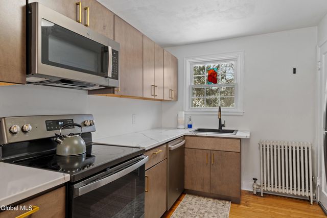 2011 Robinwood Avenue, Rotterdam, NY 12306