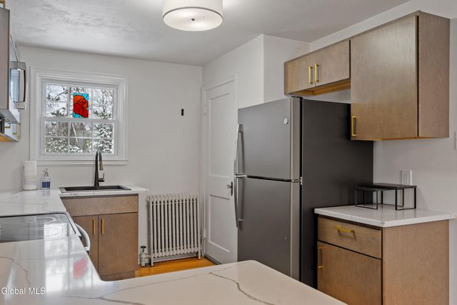 2011 Robinwood Avenue, Rotterdam, NY 12306