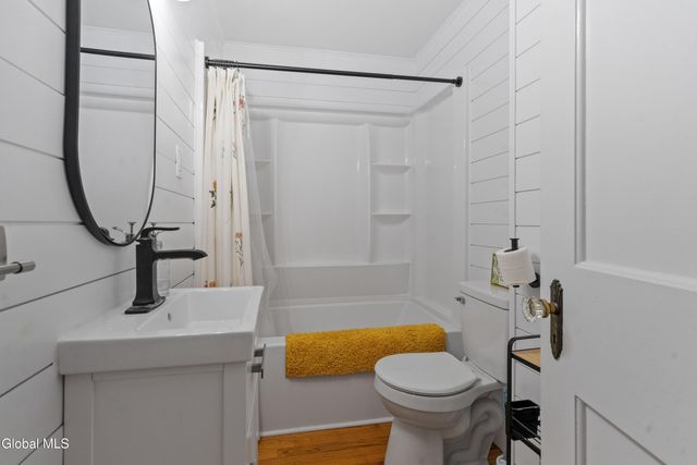 2011 Robinwood Avenue, Rotterdam, NY 12306