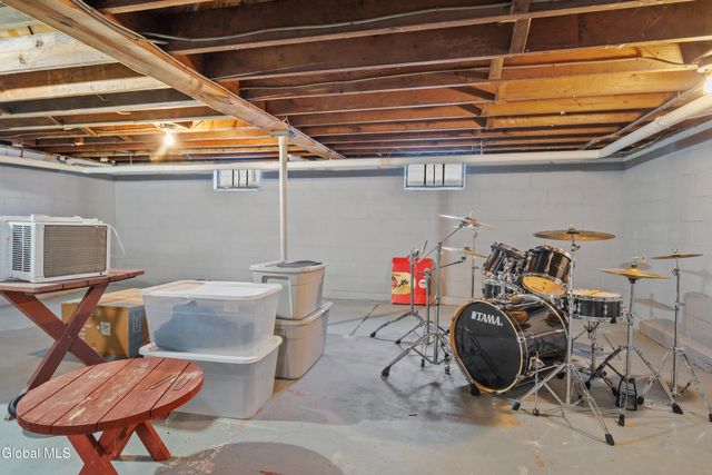 2011 Robinwood Avenue, Rotterdam, NY 12306