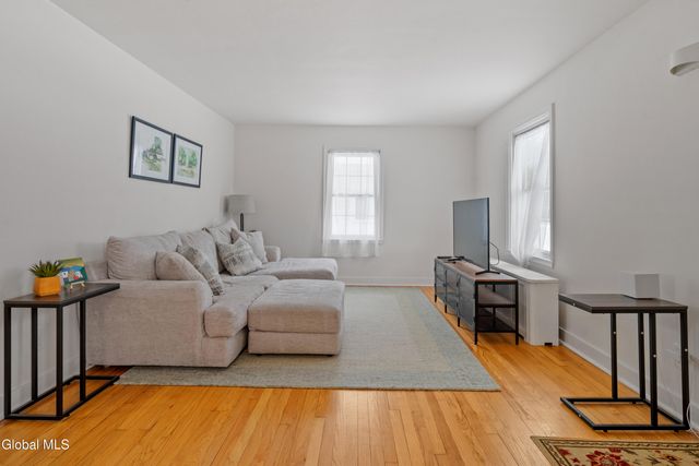 2011 Robinwood Avenue, Rotterdam, NY 12306