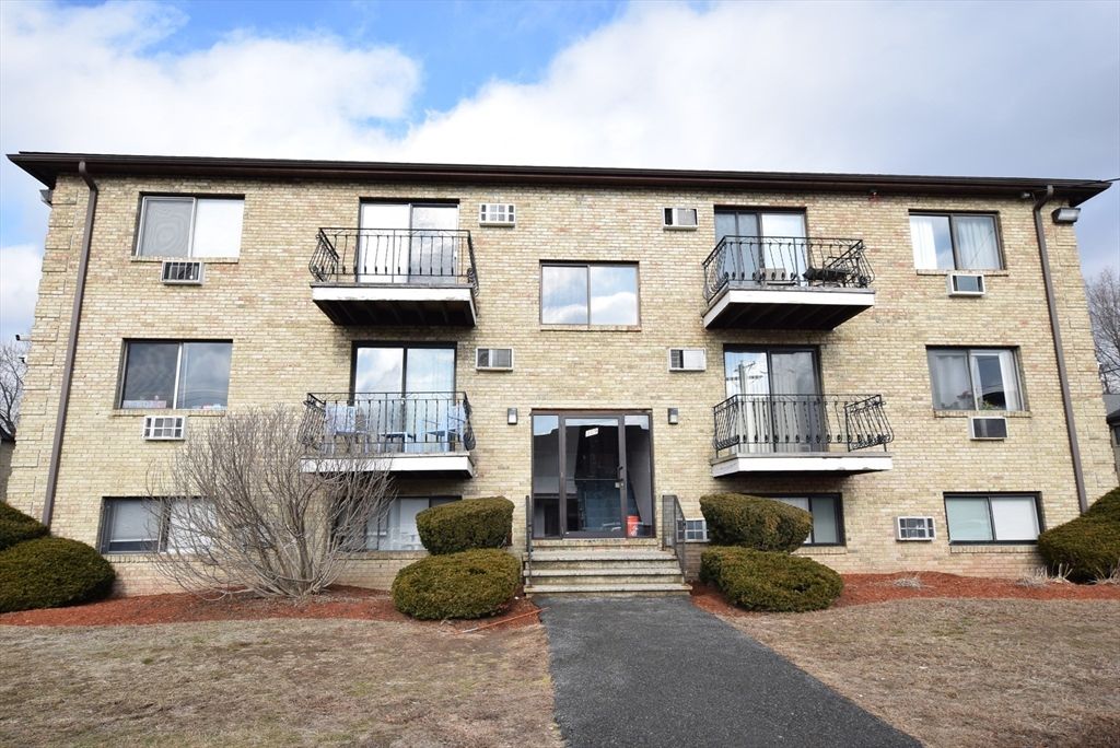 309 Pawtucket Blvd 10, Lowell, MA 01854