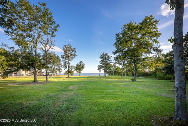 Seashore Avenue, Ocean Springs, MS 39564