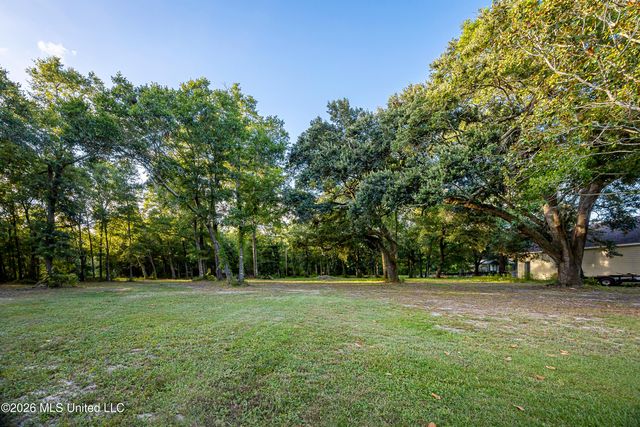 Seashore Avenue, Ocean Springs, MS 39564