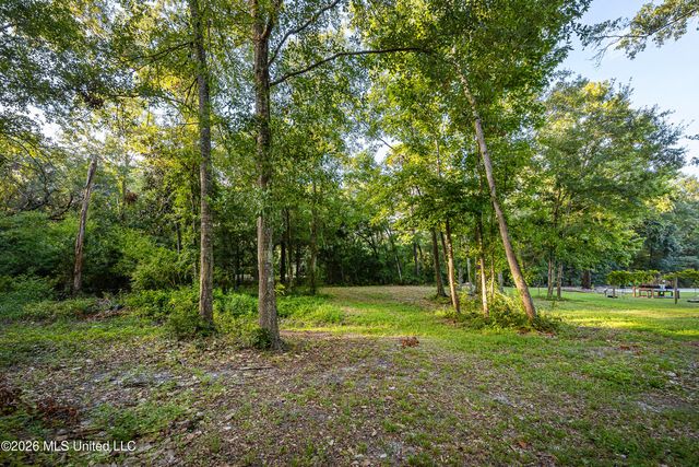Seashore Avenue, Ocean Springs, MS 39564